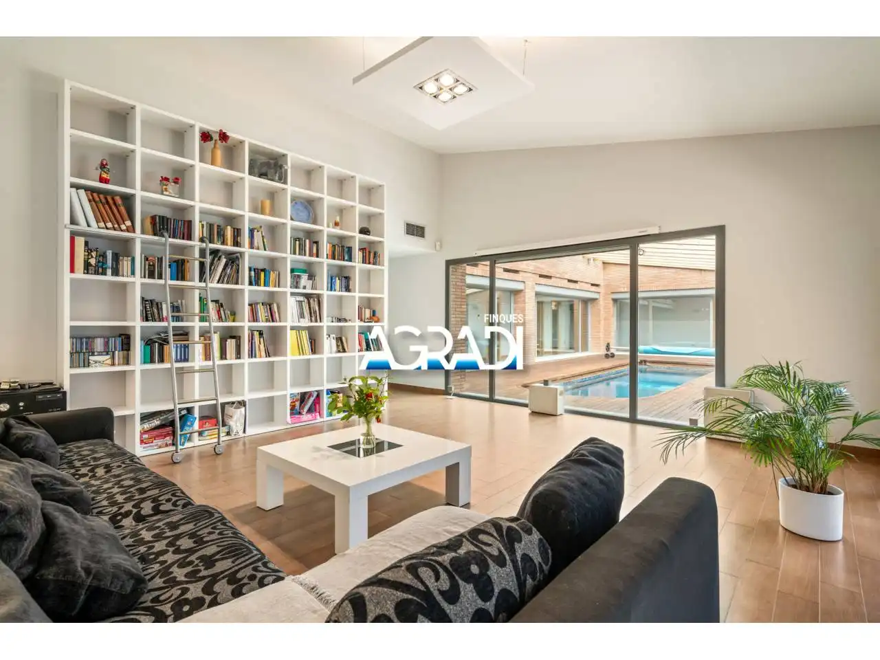 Living room of Houses for sale in Les Franqueses del Vallès  with Air Conditioner, Heating and Private garden
