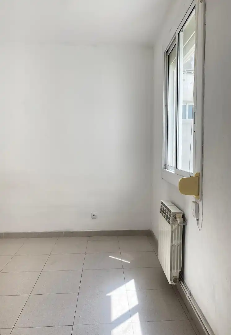 Schlafzimmer von Wohnung zum Verkauf in L'Hospitalet de Llobregat mit Heizung, Abstellraum und Ofen