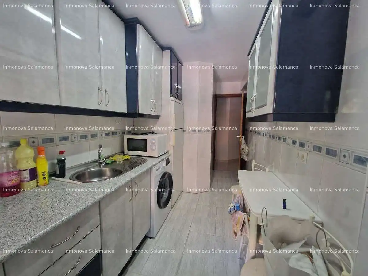 Cocina de Piso de alquiler en Salamanca con Calefacción, Terraza y Amueblado