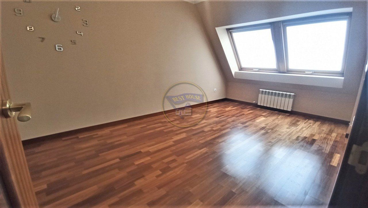 Dormitori de Àtic de lloguer en Vigo  amb Calefacció, Parquet i Traster