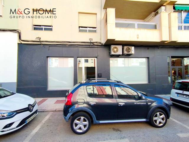 Local comercial en Alquiler en Calle Hermanos Pinzón en Hispanidad - Vivar Téllez