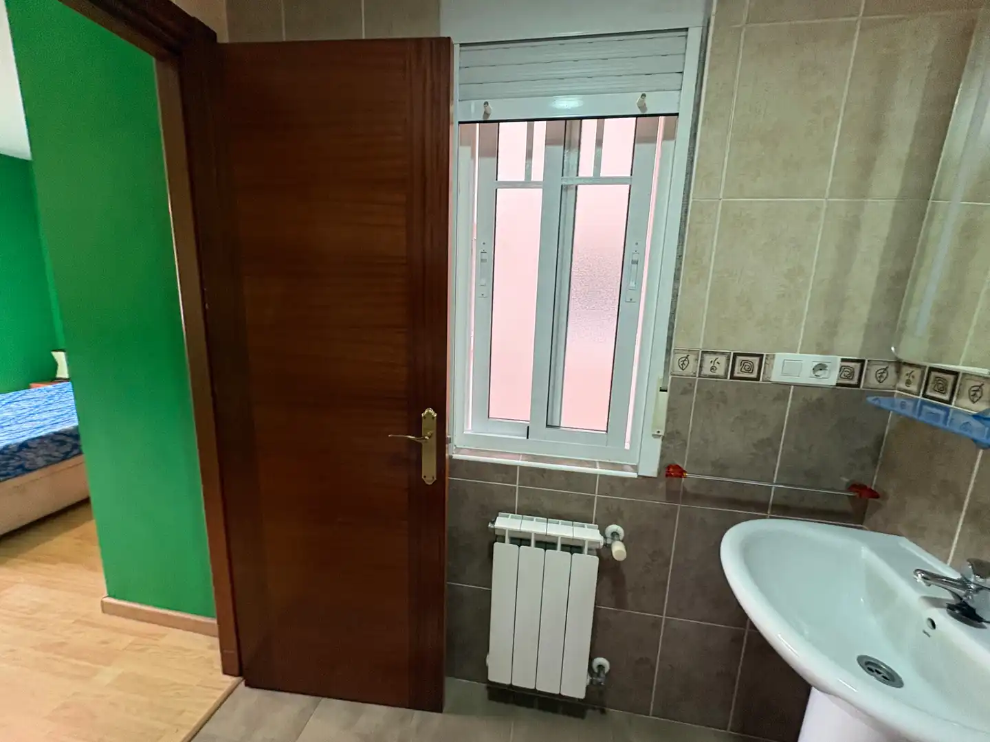 Bathroom of Flat for rent in Narón  with Heating, Storage room and Furnished