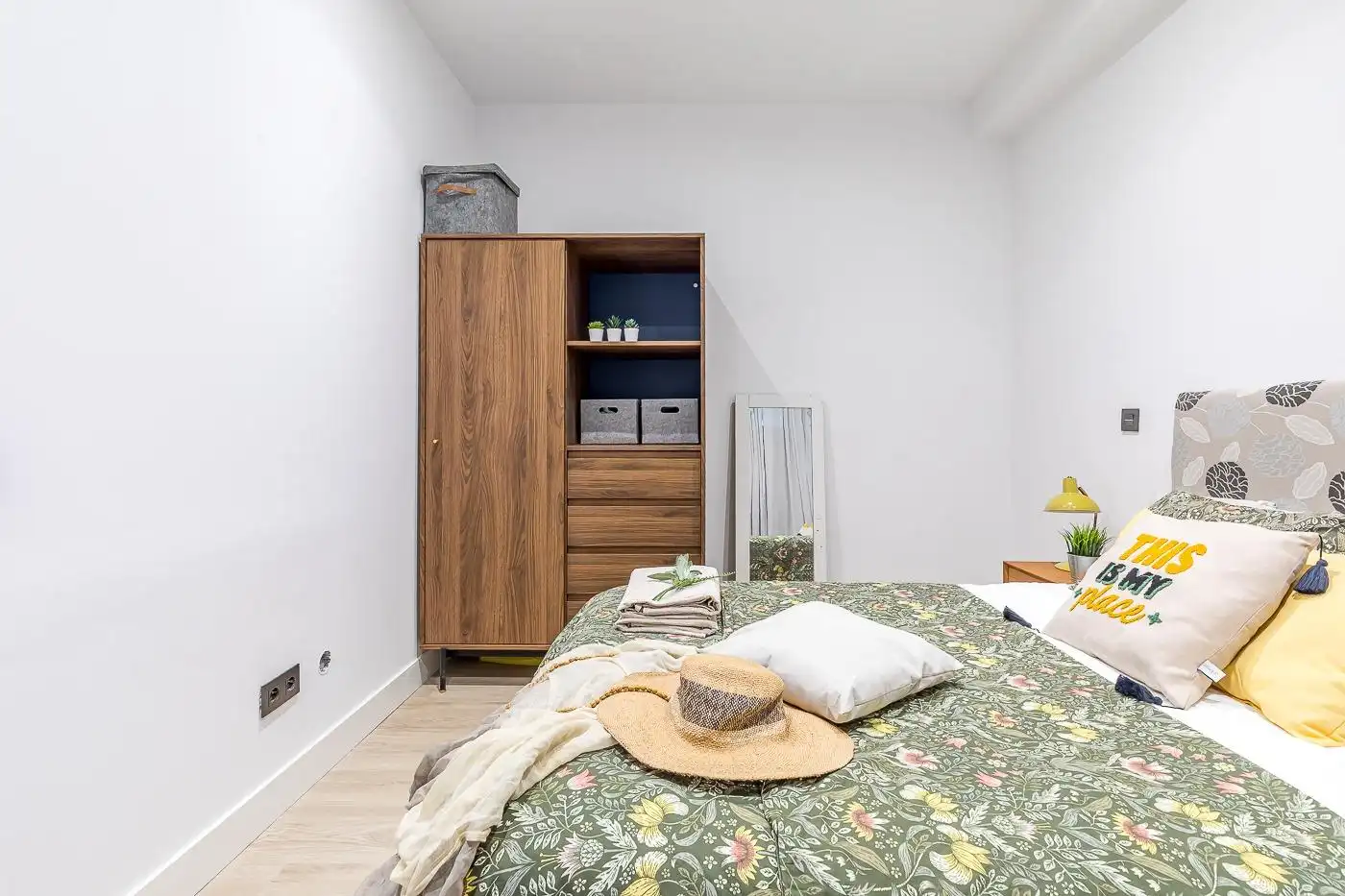 Dormitori de Apartament en venda en Madrid amb Aire condicionat, Calefacció i Moblat