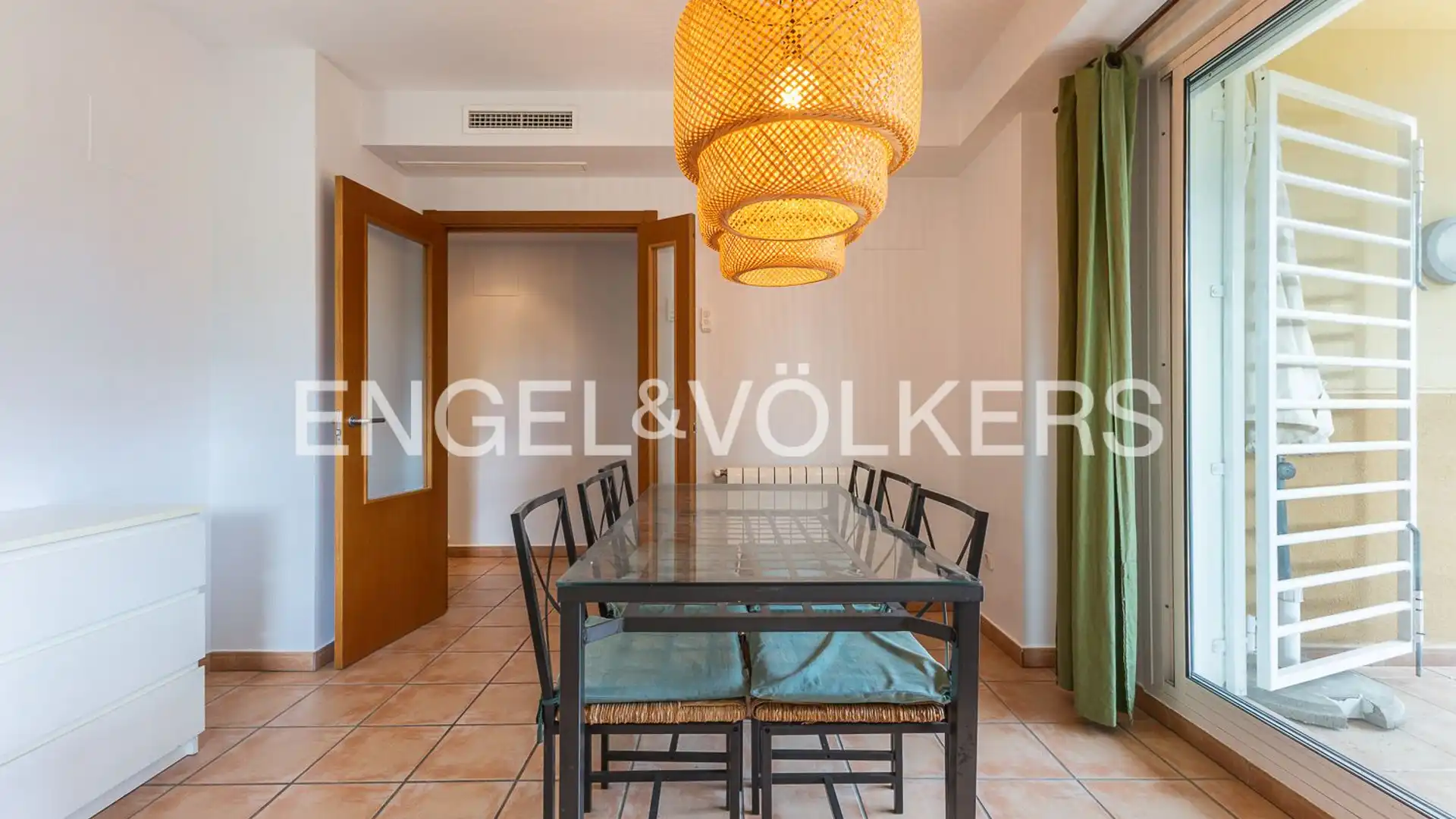 Comedor de Apartamento de alquiler en Jávea / Xàbia con Aire acondicionado, Calefacción y Jardín privado