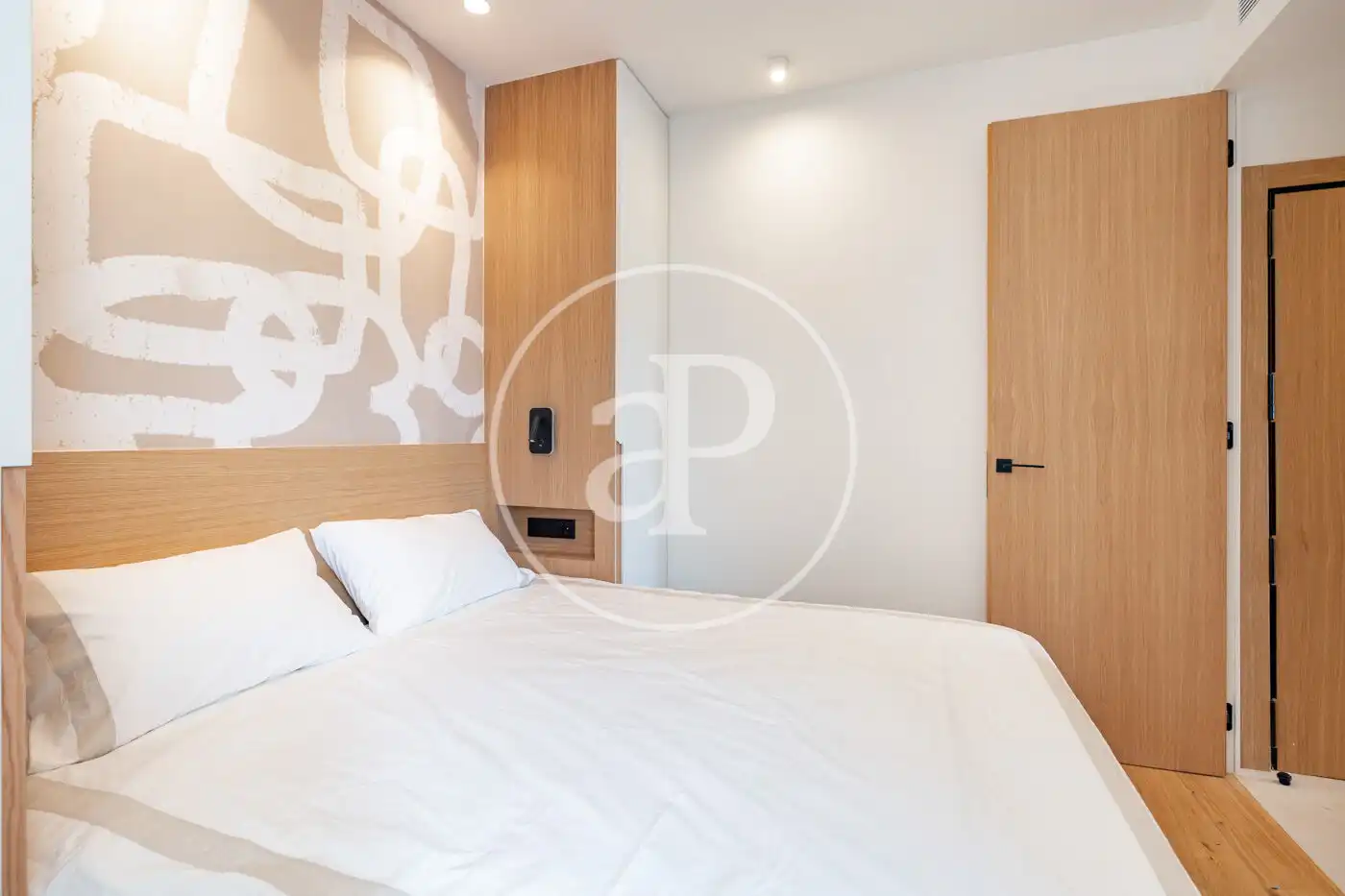 Schlafzimmer von Wohnung zum Verkauf in Barcelona mit Klimaanlage, Heizung und Terrasse
