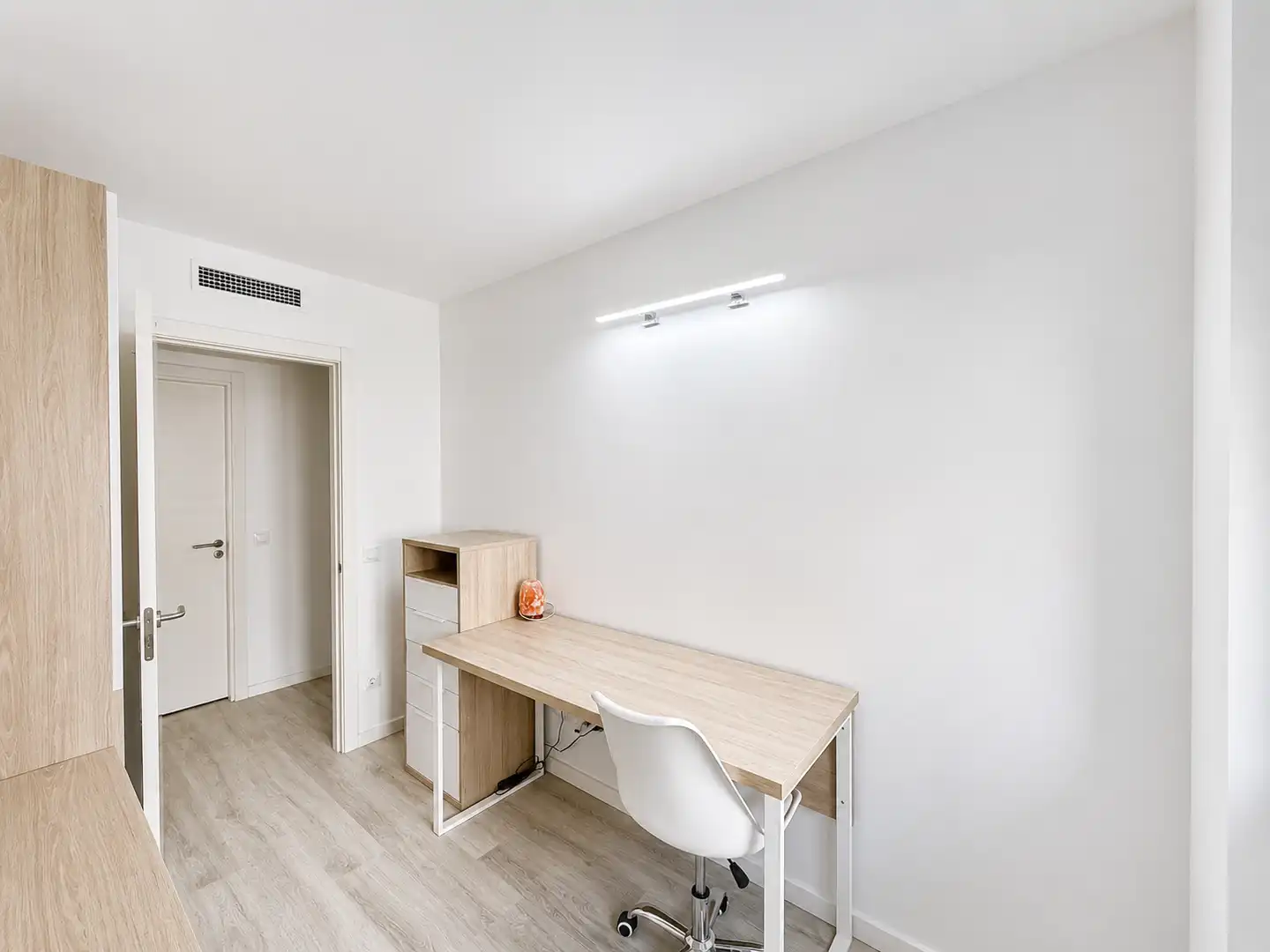 Habitación de Dúplex en venta en Cornellà de Llobregat con Terraza, Trastero y Balcón