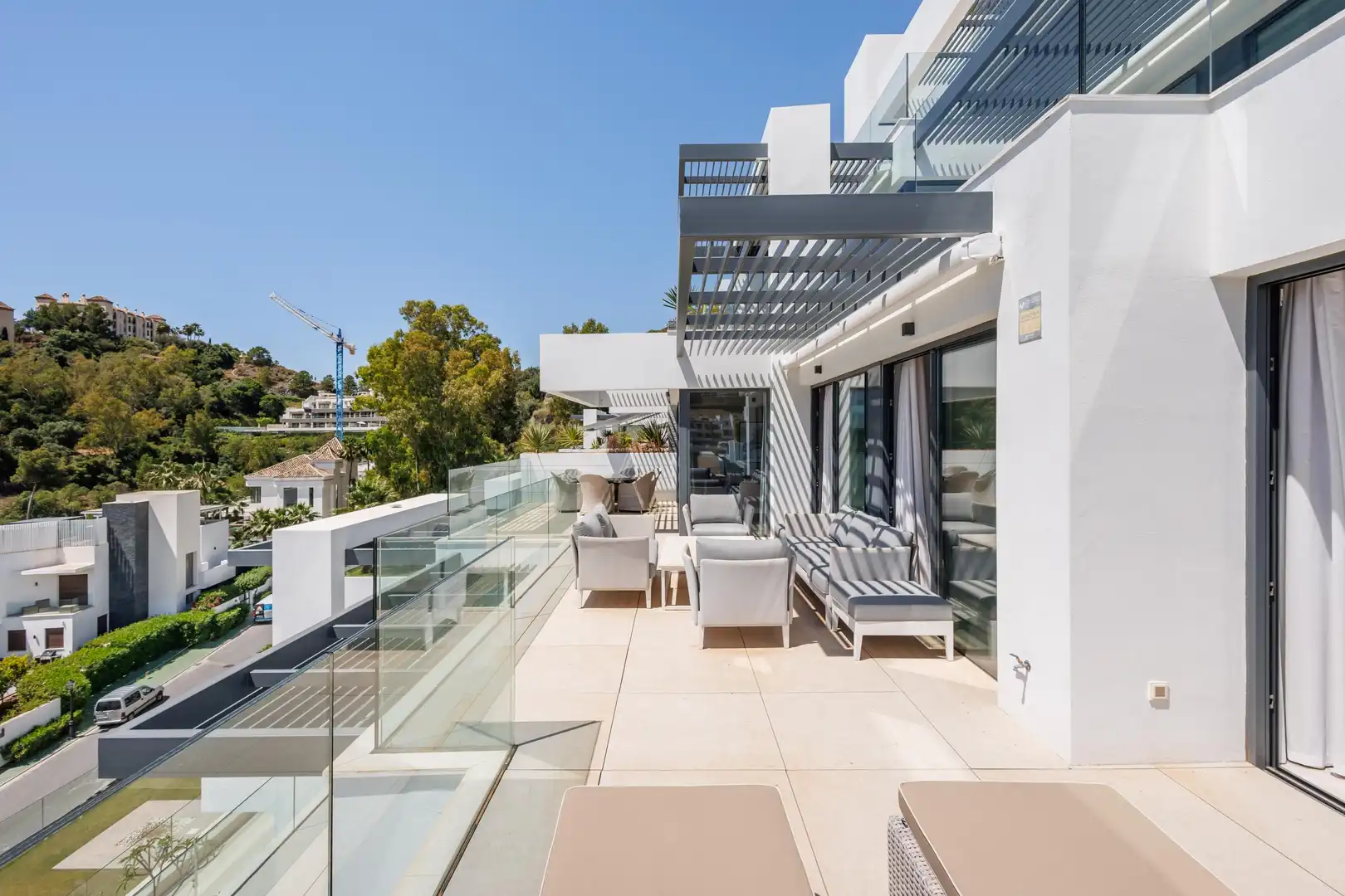 Terraza de Apartamento en venta en Benahavís con Aire acondicionado, Calefacción y Jardín privado