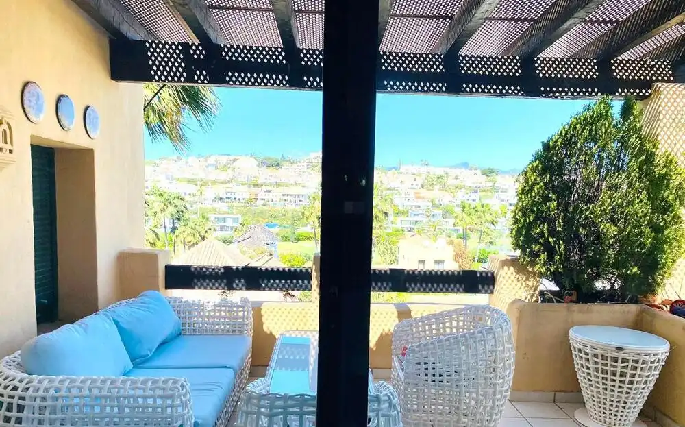 Terrassa de Àtic de lloguer en Estepona amb Aire condicionat, Terrassa i Piscina