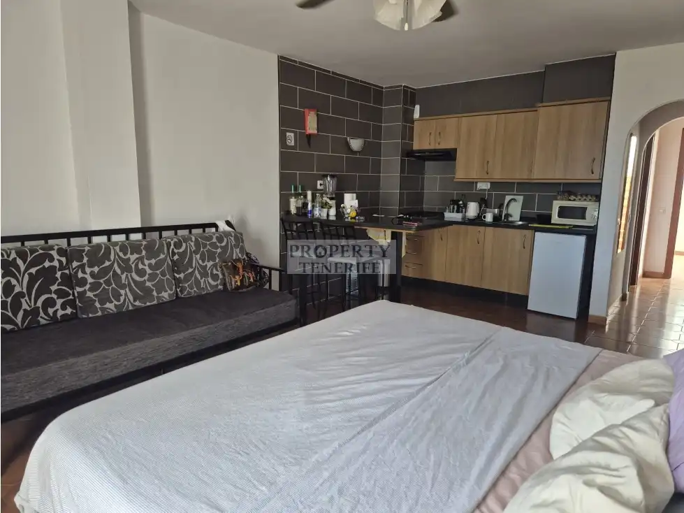 Habitación de Estudio en venta en Adeje con Terraza, Piscina y Amueblado