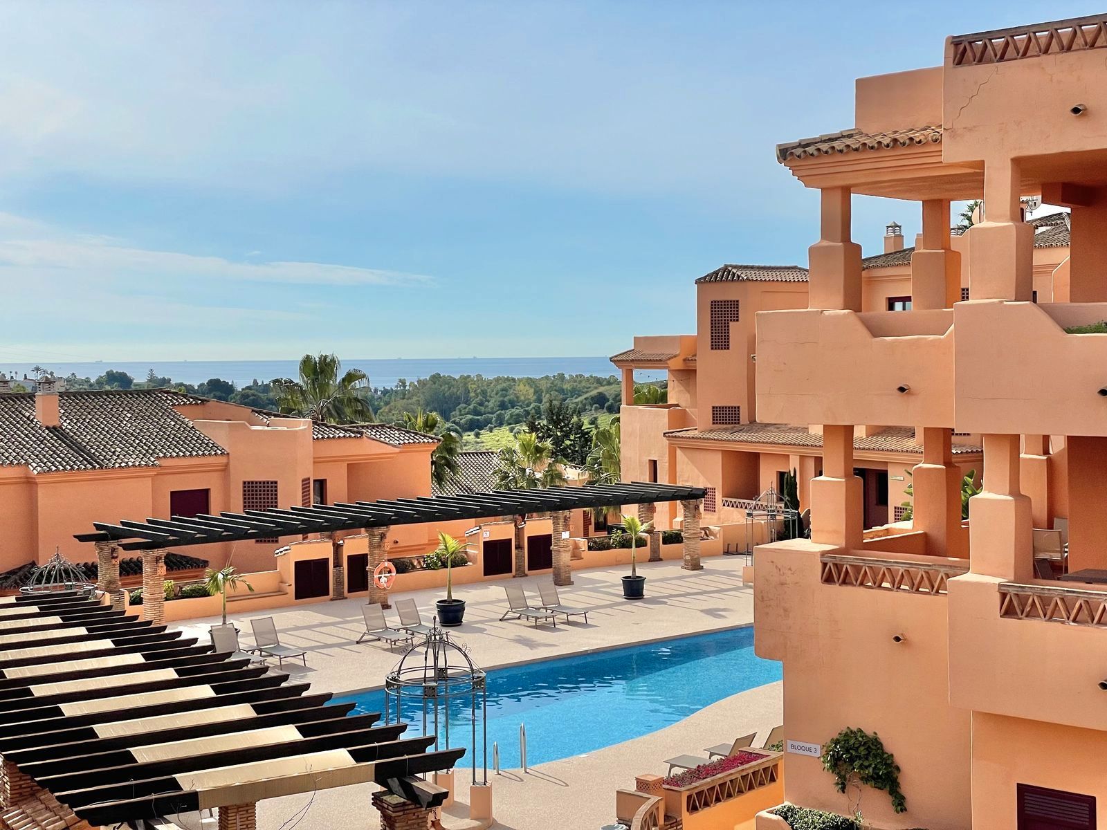 Exterior view of Attic for sale in Benahavís  with Storage room, Furnished and Oven