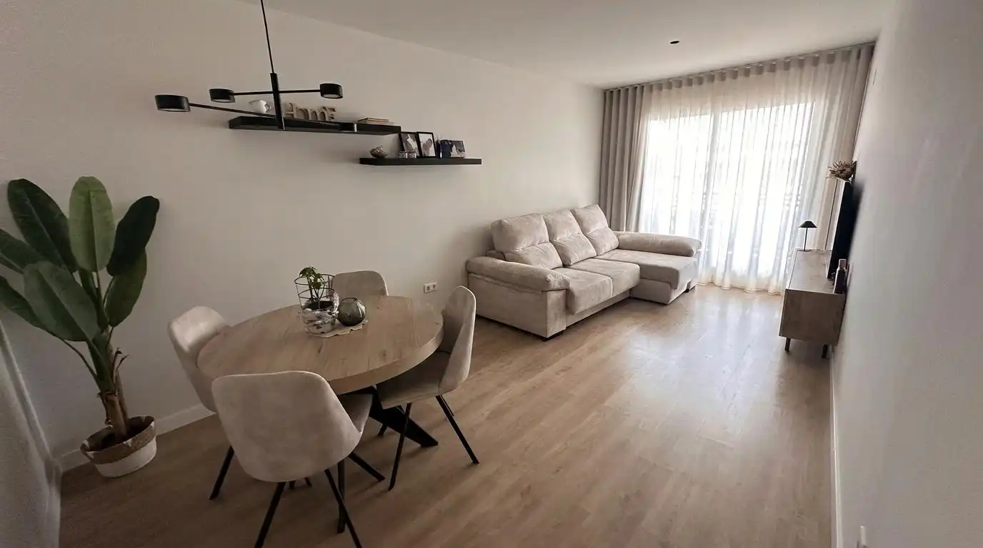 Sala de estar de Piso en venta en Monforte del Cid con Aire acondicionado, Calefacción y Terraza