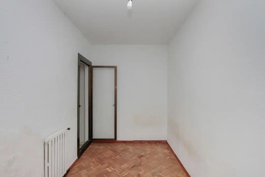 Habitación de Piso en venta en Barcelona con Calefacción