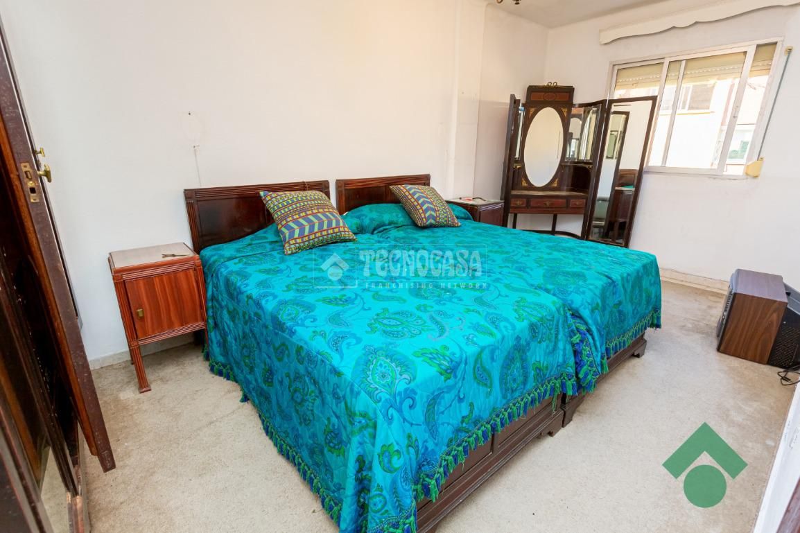 Dormitori de Pis en venda en Algeciras amb Balcó