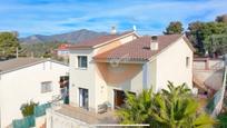 Vista exterior de Casa o xalet en venda en La Bisbal del Penedès amb Aire condicionat, Calefacció i Terrassa