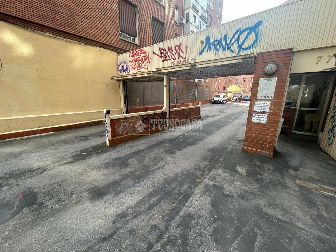 Exterior view of Garage for sale in  Madrid Capital