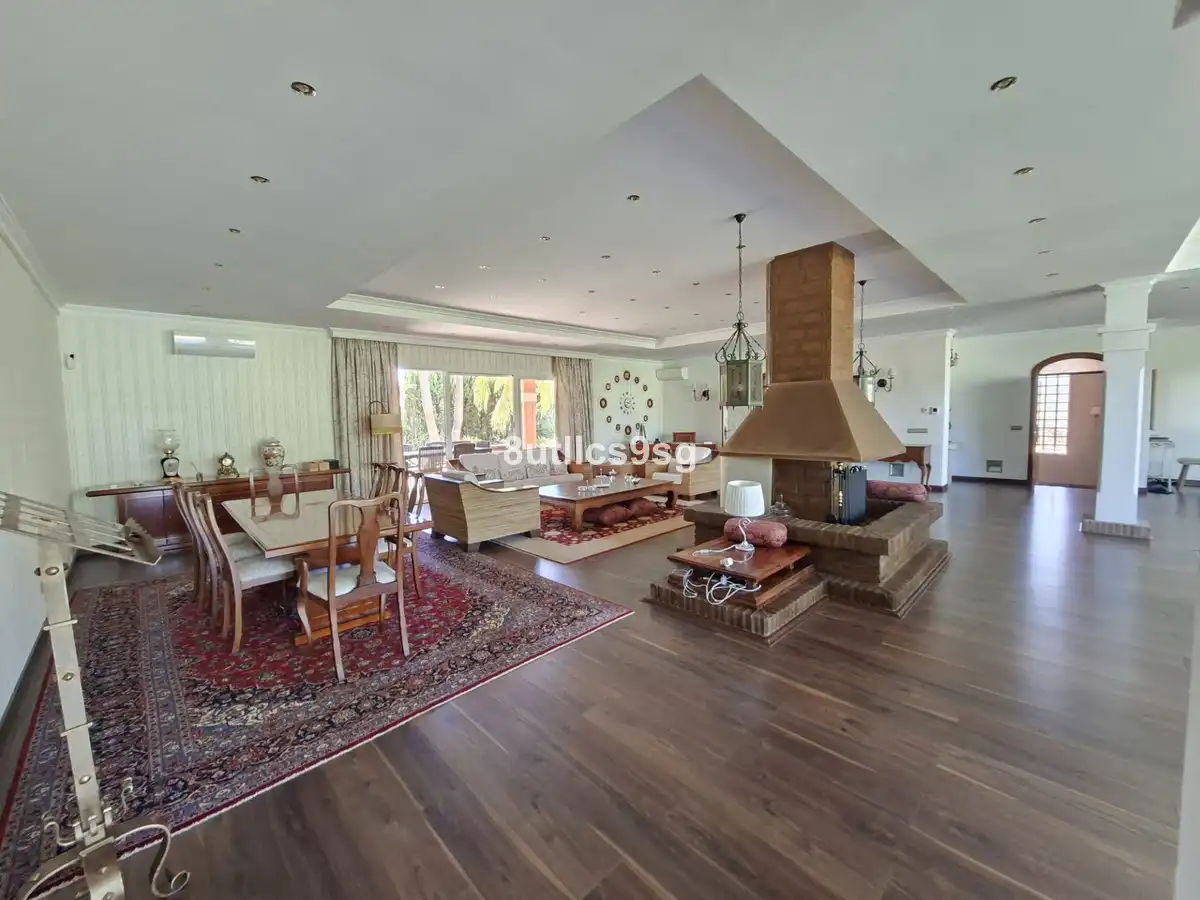 Sala de estar de Finca rústica en venta en Istán, Málaga