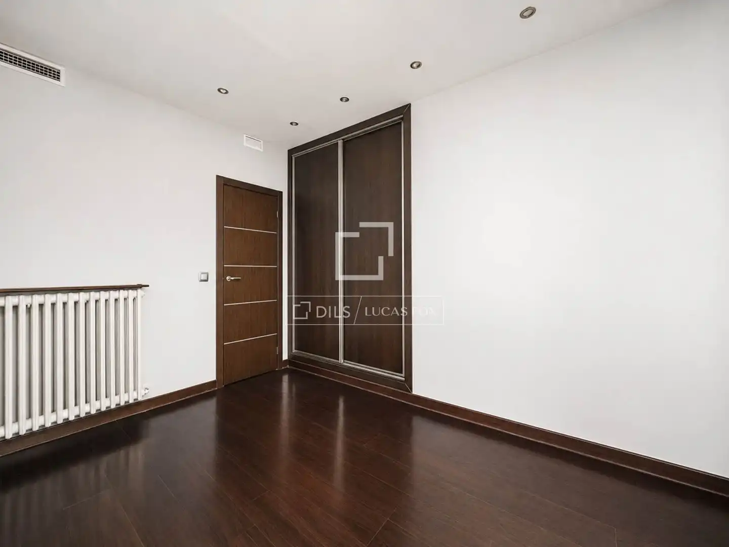 Attic for sale in Madrid  with Air Conditioner, Heating and Terrace
