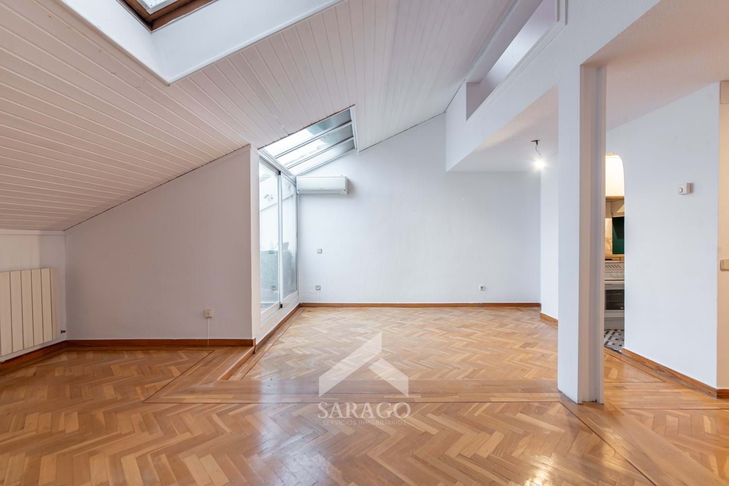 Living room of Flat for sale in  Madrid Capital  with Terrace