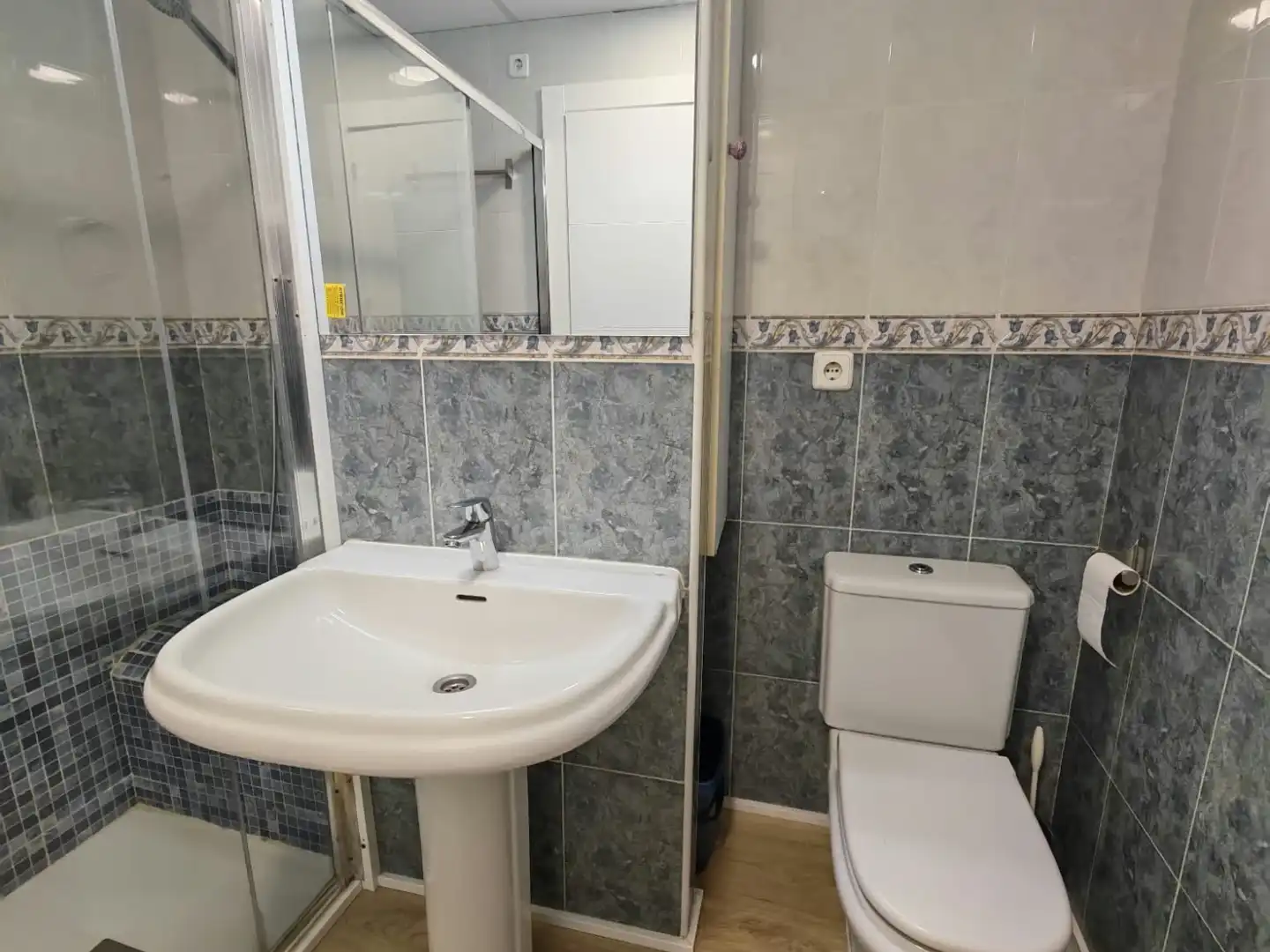 Bany de Pis de lloguer en Murcia amb Aire condicionat, Calefacció i Terrassa