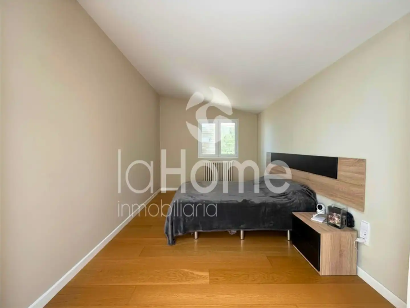 Habitación de Casa o chalet en venta en Paterna con Aire acondicionado, Calefacción y Jardín privado