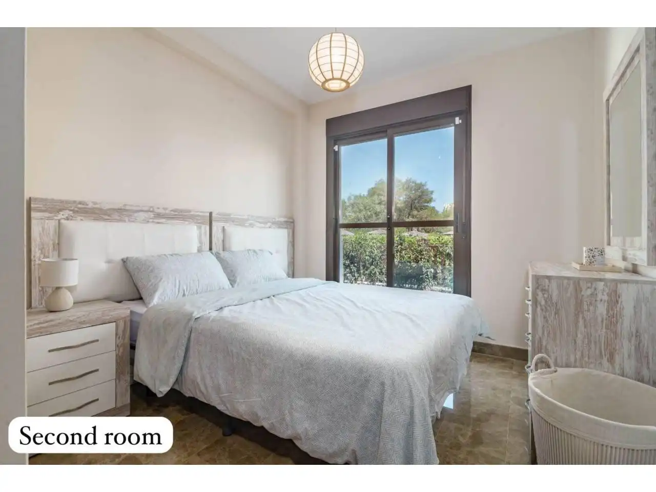 Bedroom of Flat for sale in Benahavís pueblo