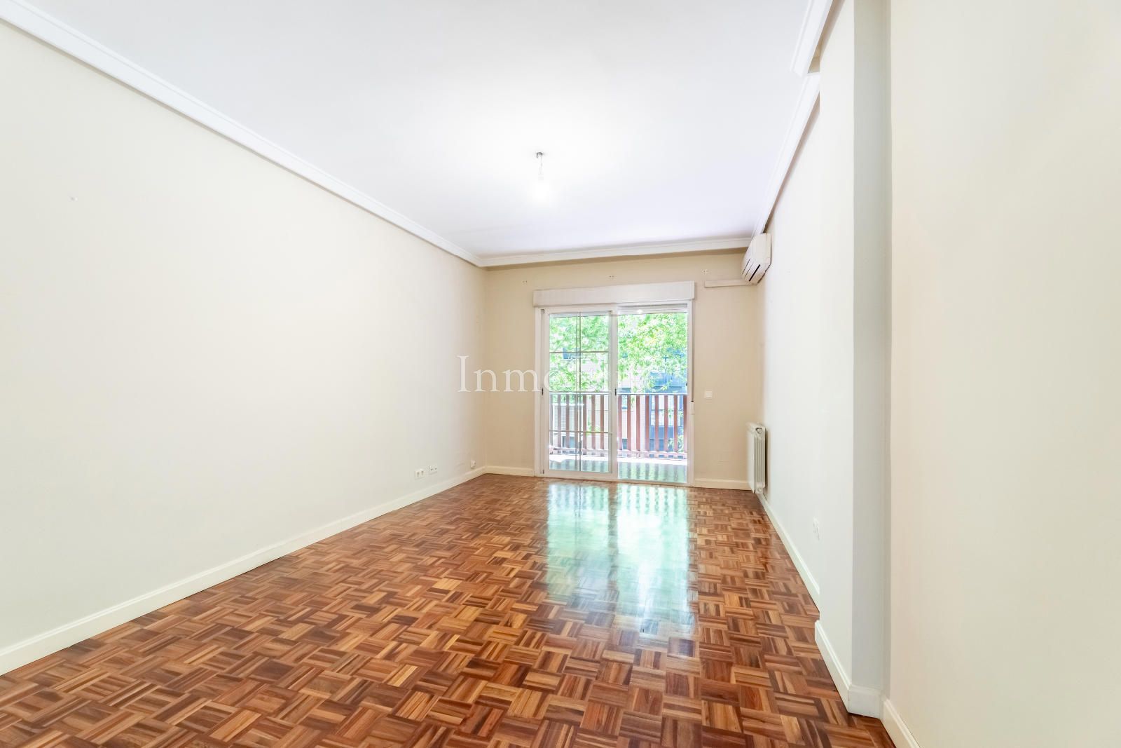 Bedroom of Flat for sale in  Madrid Capital  with Air Conditioner, Heating and Parquet flooring