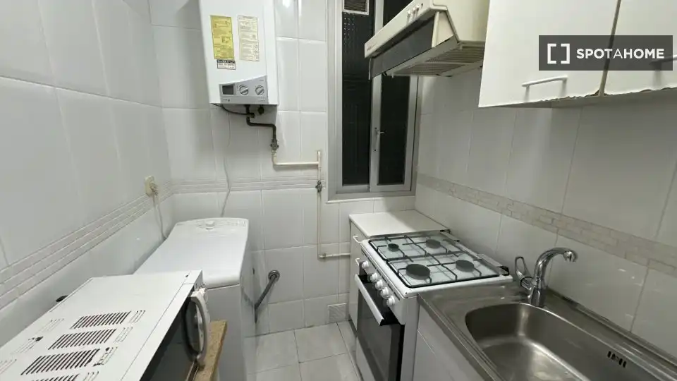 Kitchen of Flat for rent in Madrid  with Air Conditioner, Heating and Furnished