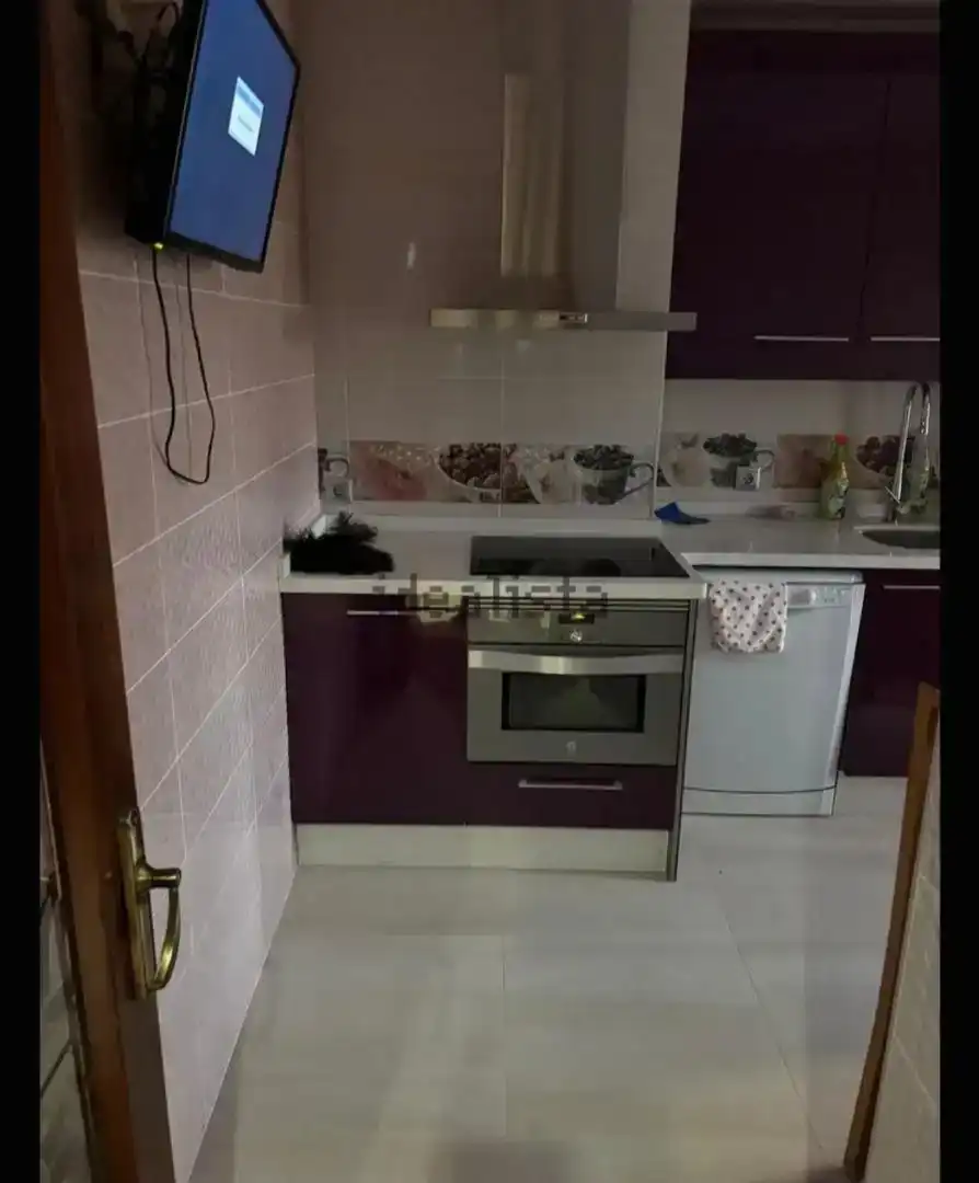 Cocina de Piso en venta en La Robla  con Trastero, Amueblado y Horno