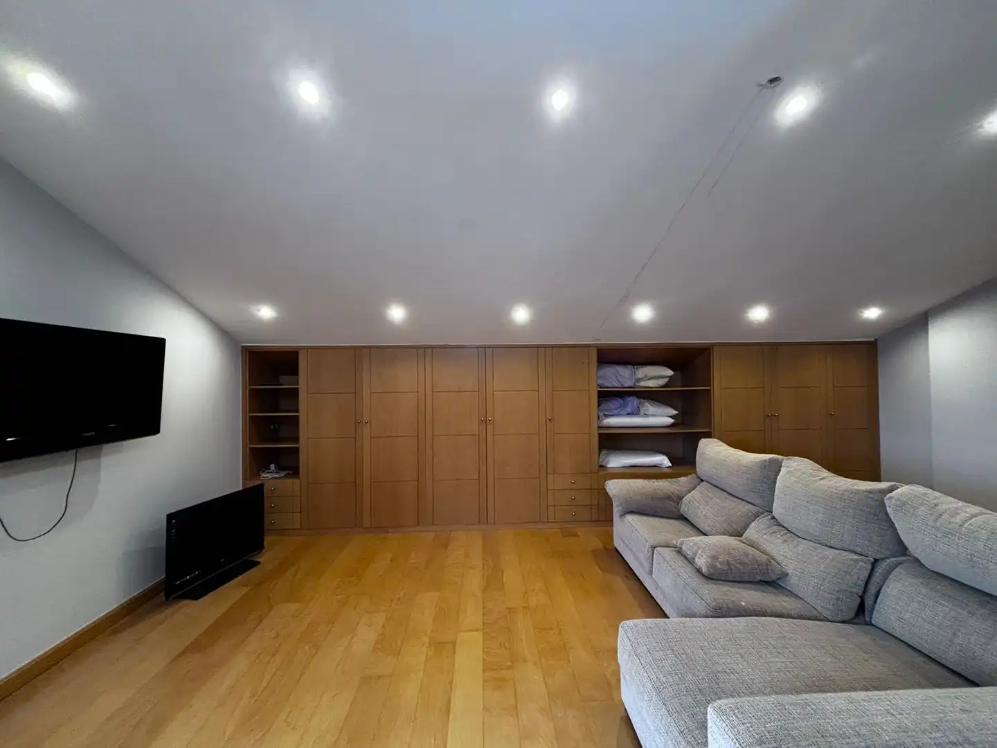 Detached homes for sale in Burgos  with Heating, Private garden and Storage room