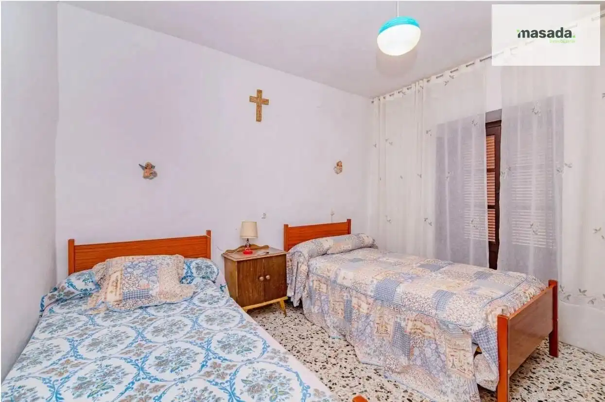 Habitación de Casa adosada en venta en Montefrío