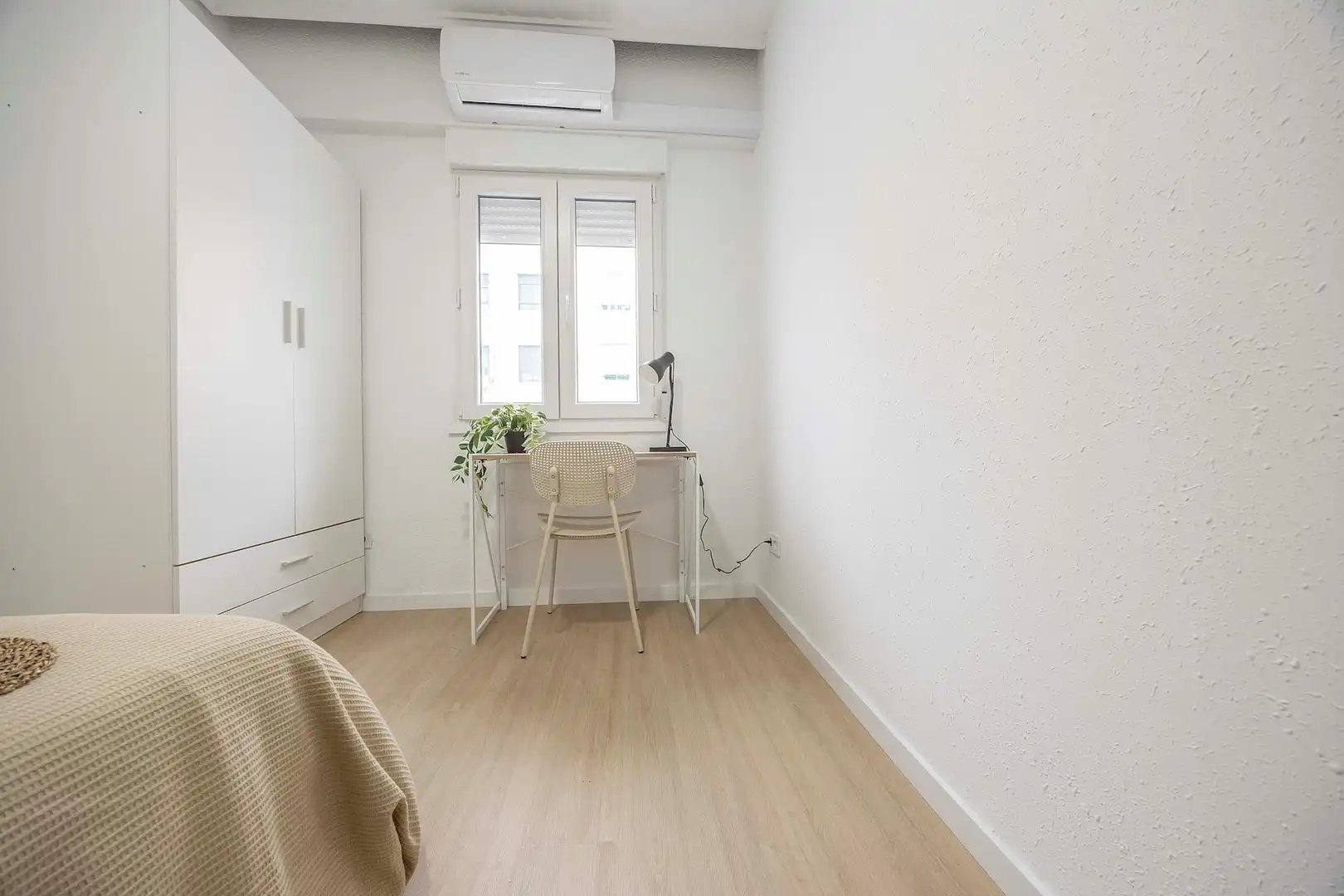 Habitación de Piso para compartir en Valencia con Aire acondicionado, Calefacción y Amueblado