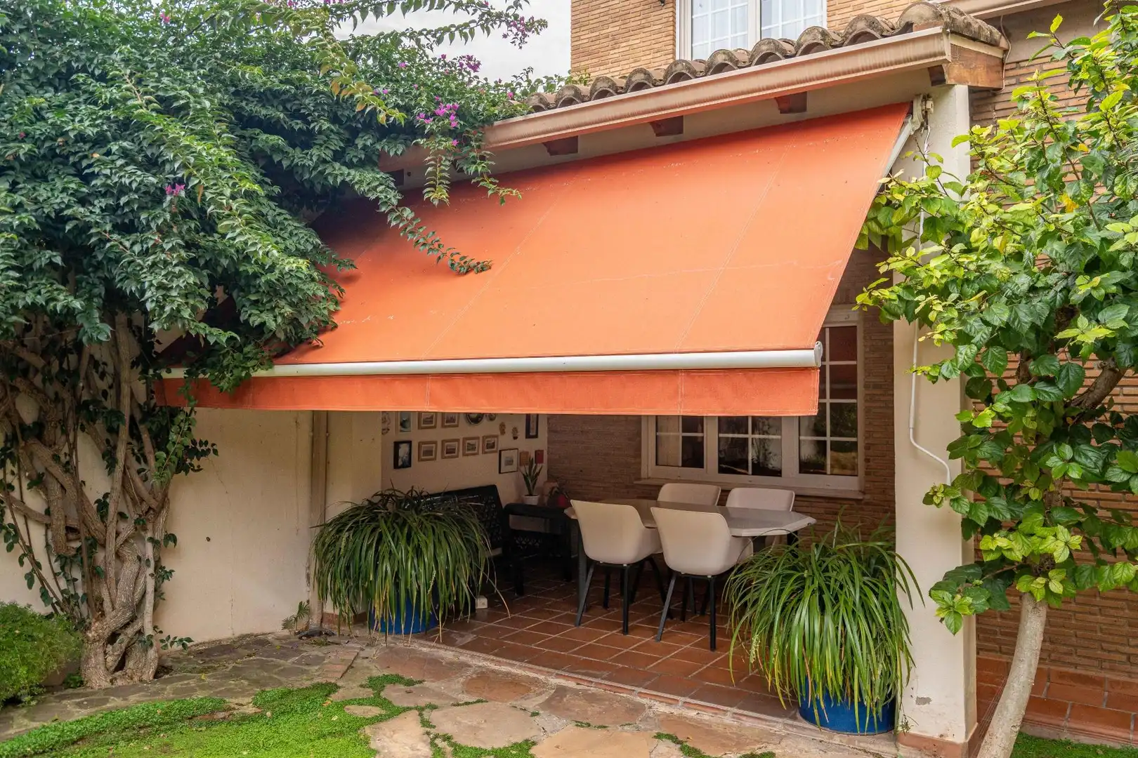 Terrassa de Casa o xalet en venda en Canals amb Aire condicionat, Calefacció i Jardí privat