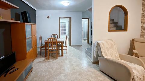 Foto 4 de Casa adosada de lloguer a Calle Bidasoa, Los Almendros, Orihuela