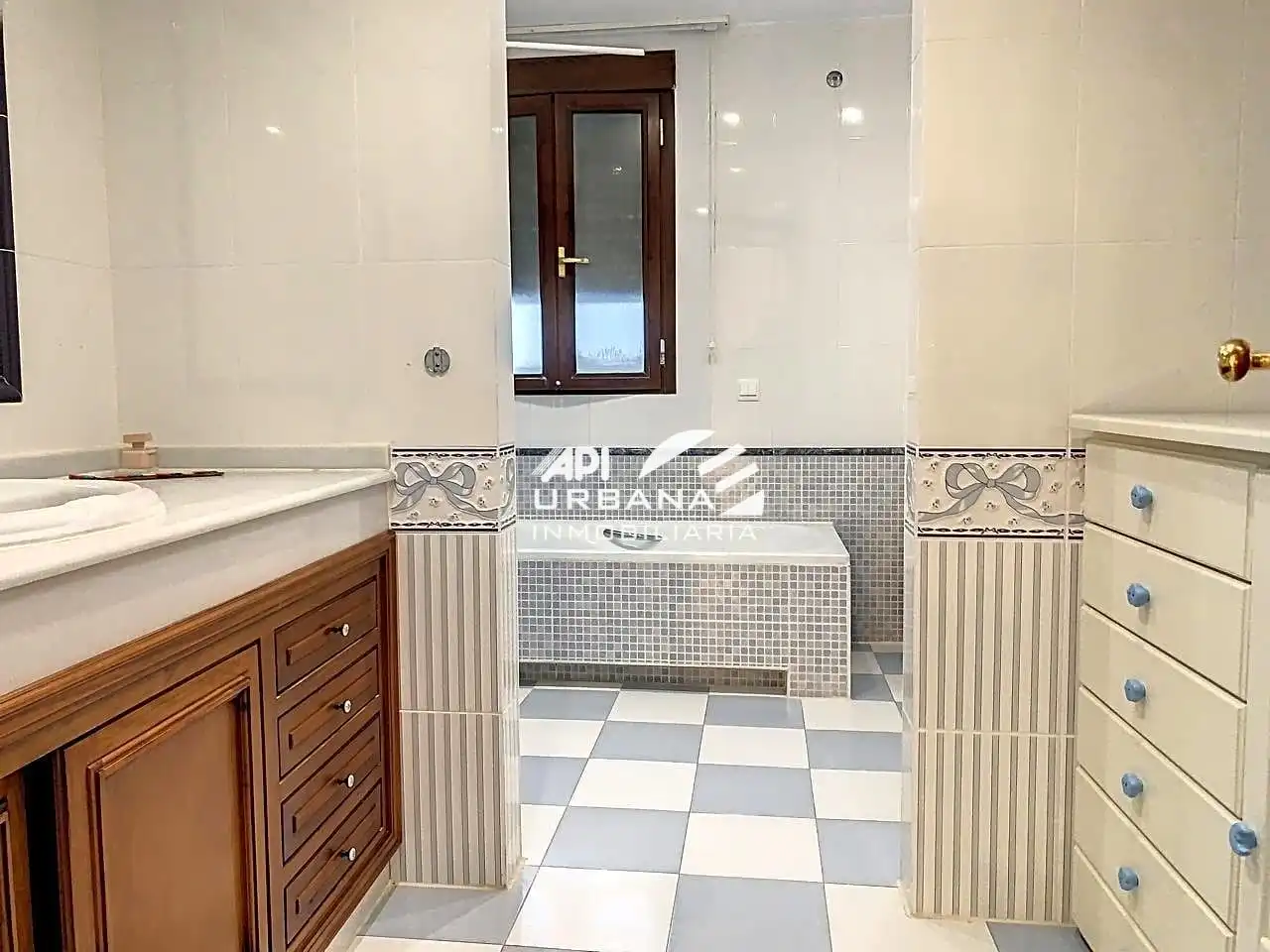 Baño de Casa o chalet en venta en Lucena con Aire acondicionado, Jardín privado y Terraza