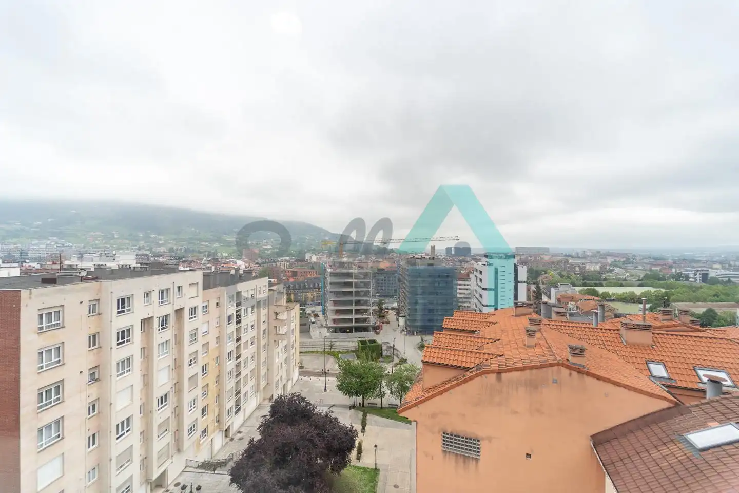 Parking of Flat for rent in Oviedo   with Heating, Parquet flooring and Furnished