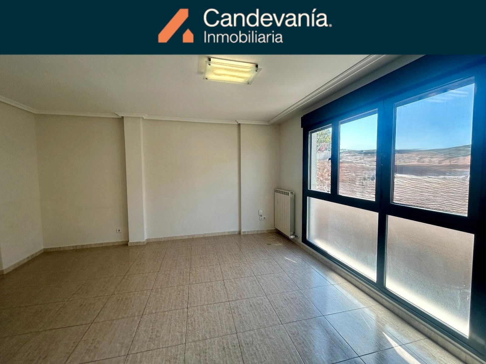 Flat to rent in Zuera  with Air Conditioner and Heating