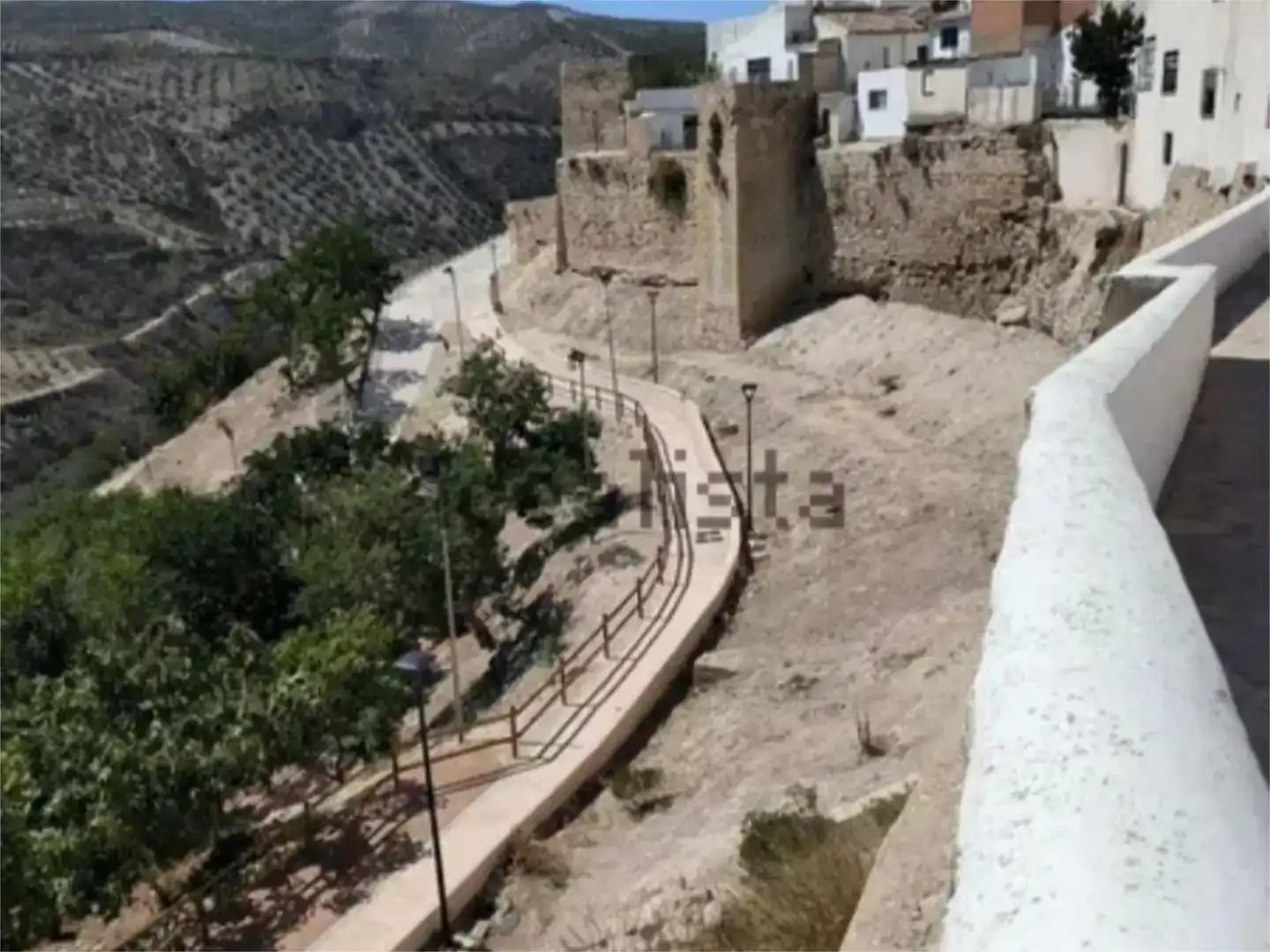 Vista exterior de Dúplex en venta en Baena con Amueblado