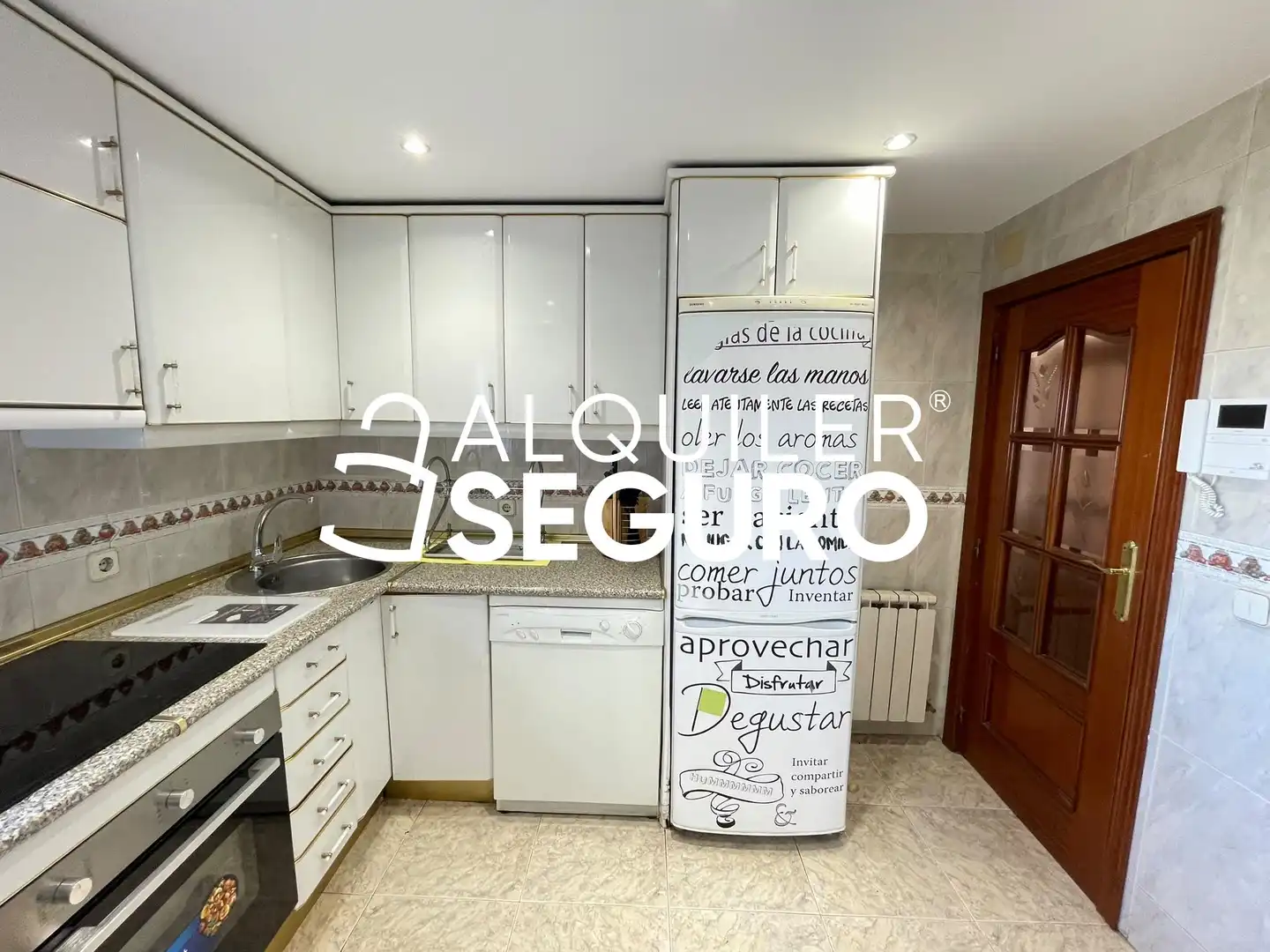 Küche von Wohnung zur Miete in Madrid mit Heizung, Abstellraum und Möbliert