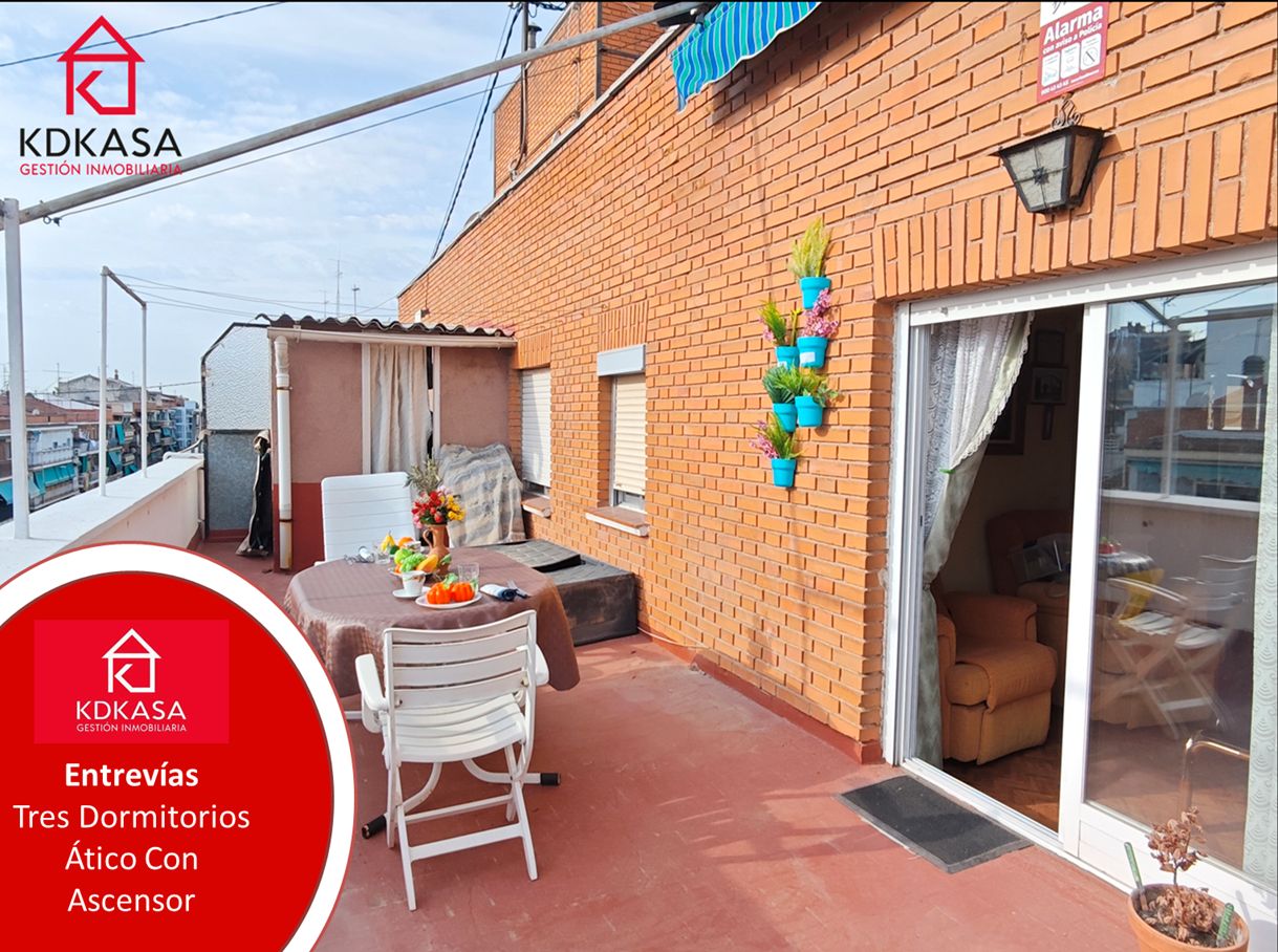 Attic for sale in Calle Miguel de la Roca, Entrevías