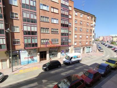 Exterior view of Apartment for sale in Burgos Capital  with Heating