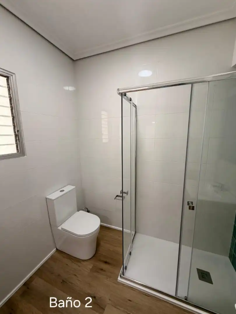 Baño de Piso para compartir en Murcia con Amueblado, Horno y Lavadora
