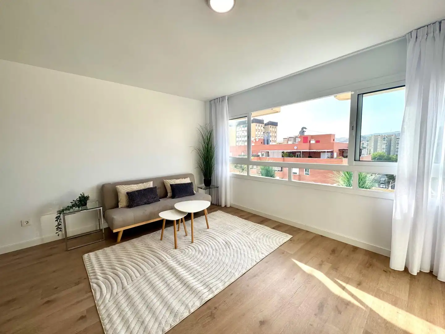 Sala de estar de Piso en venta en Málaga con Calefacción y Amueblado