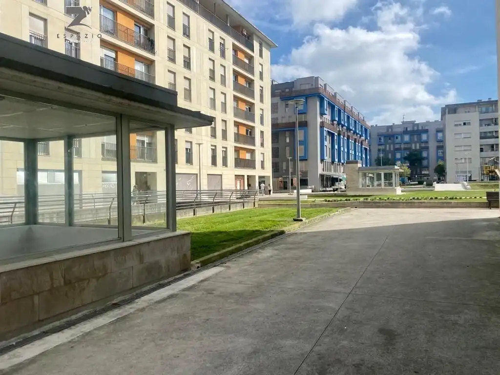 Außenansicht von Garage zum Verkauf in Santander