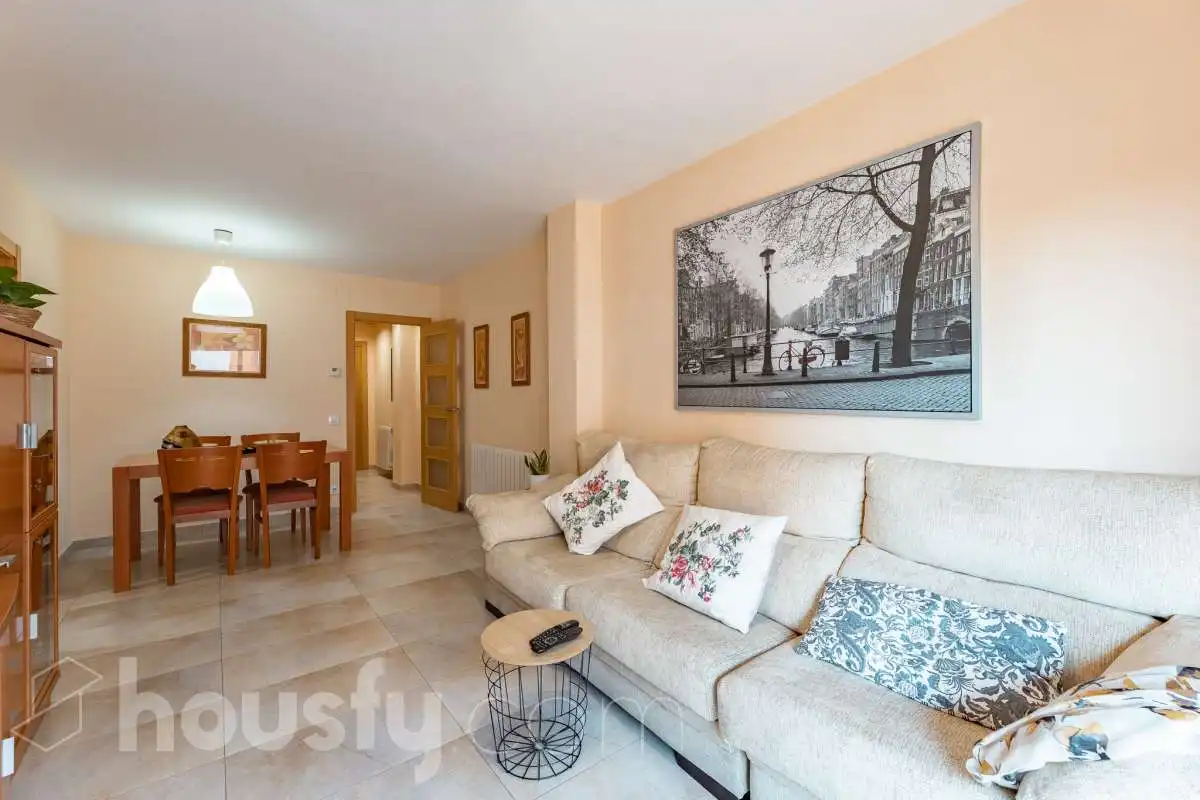 Sala de estar de Piso en venta en Sant Boi de Llobregat con Calefacción, Amueblado y Balcón