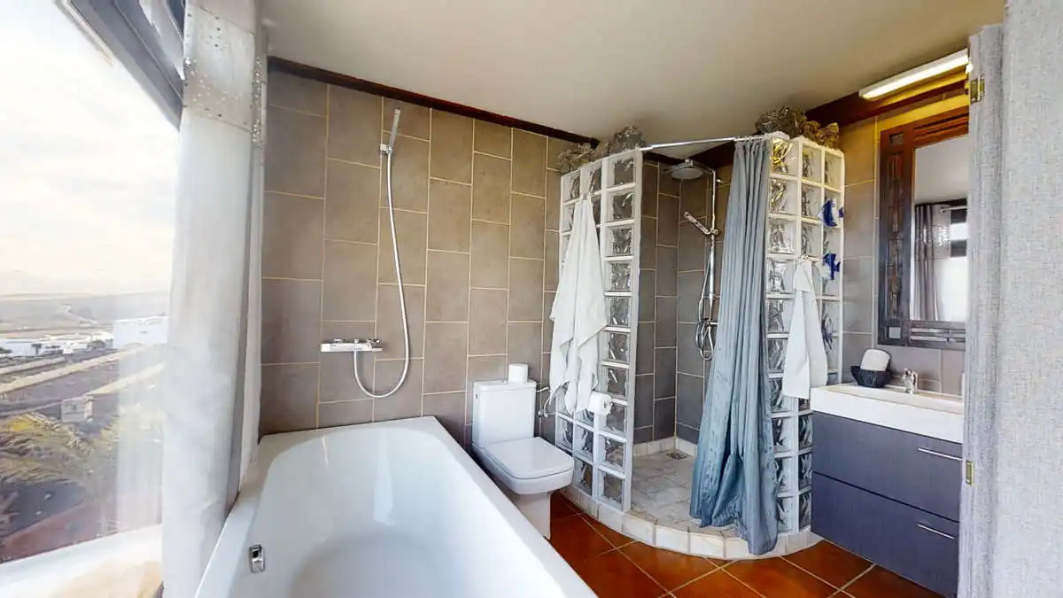 Bathroom of Houses for sale in Tías  with Private garden, Swimming Pool and Furnished