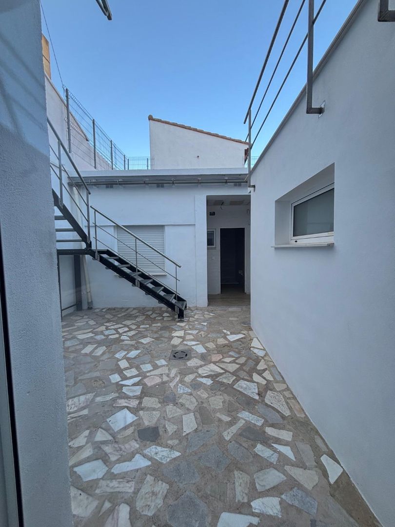 Vista exterior de Casa o xalet en venda en Alginet amb Terrassa, Traster i Balcó