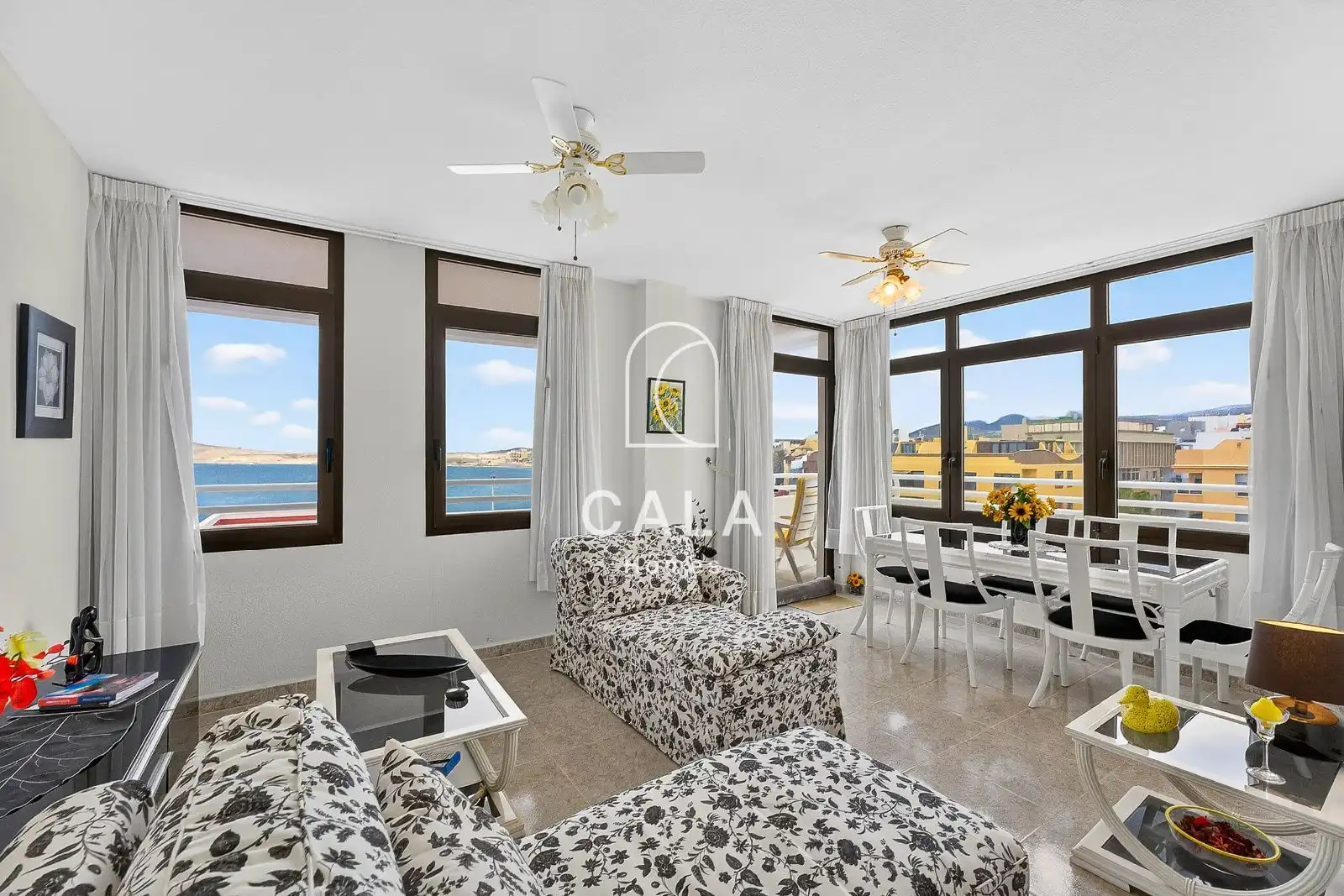 Sala d'estar de Apartament en venda en Granadilla de Abona amb Terrassa, Piscina i Moblat