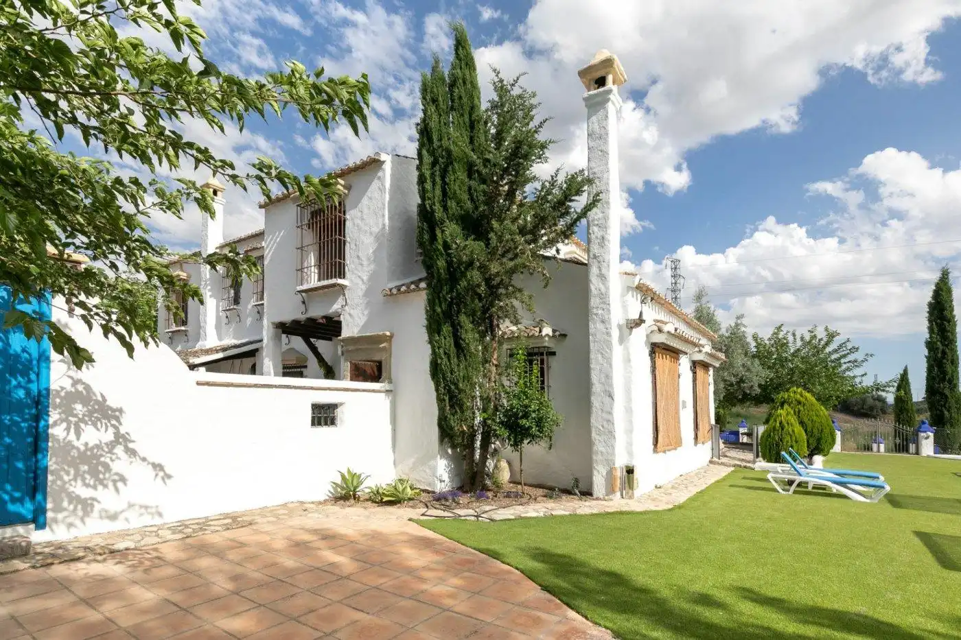 Vista exterior de Casa o xalet en venda en Montefrío amb Aire condicionat, Calefacció i Jardí privat