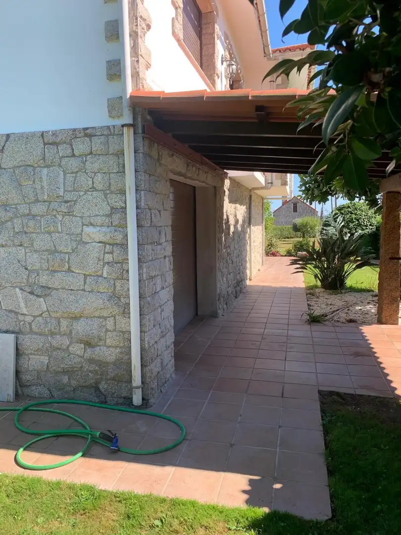 Vista exterior de Casa o chalet en venta en A Pobra do Caramiñal con Calefacción y Jardín privado
