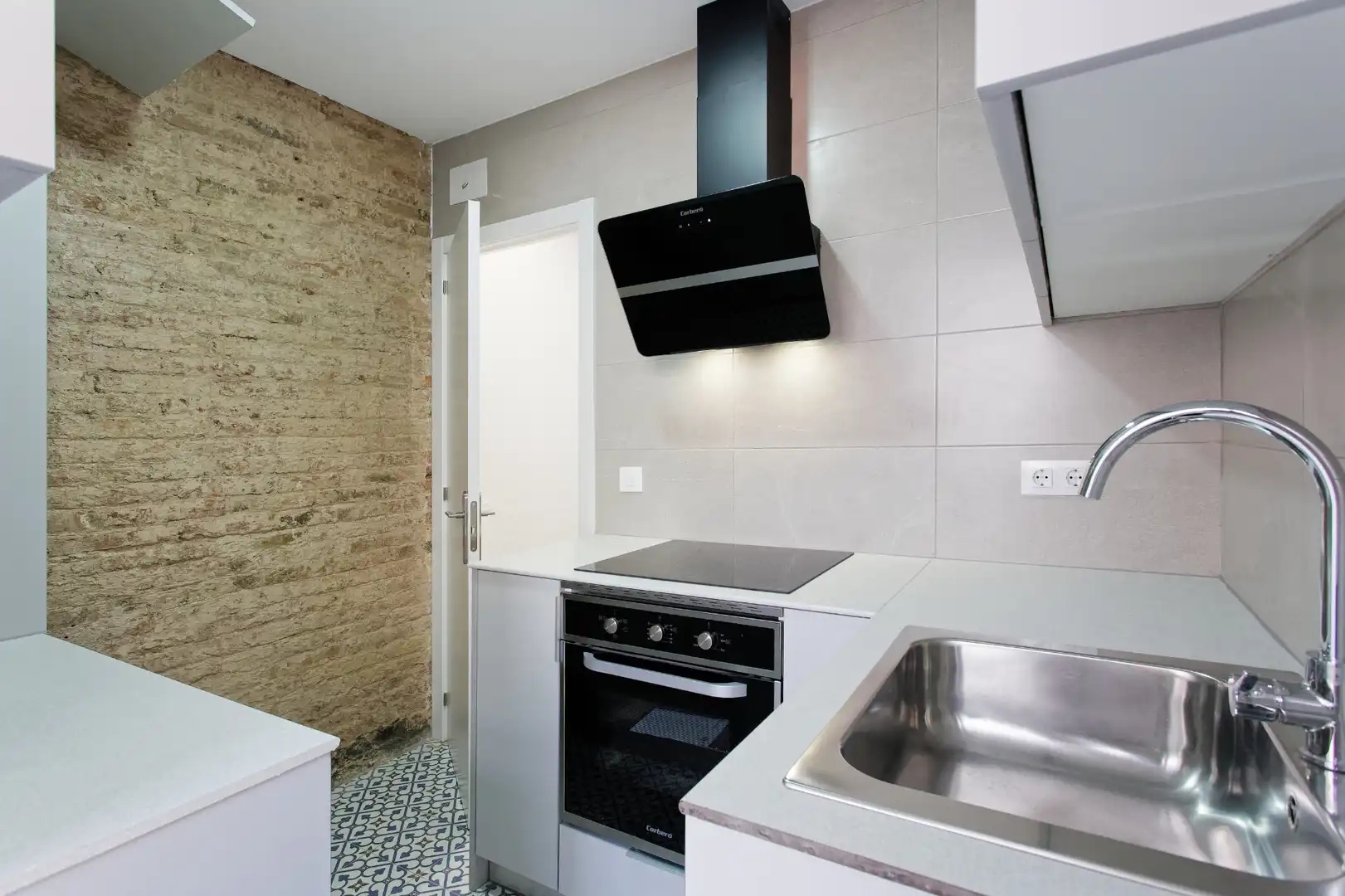 Küche von Wohnung zum Verkauf in L'Hospitalet de Llobregat mit Parkett und Balkon
